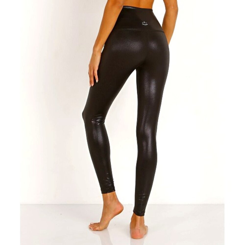Beyond Yoga Women's Black Pearlized High Waisted Midi Legging